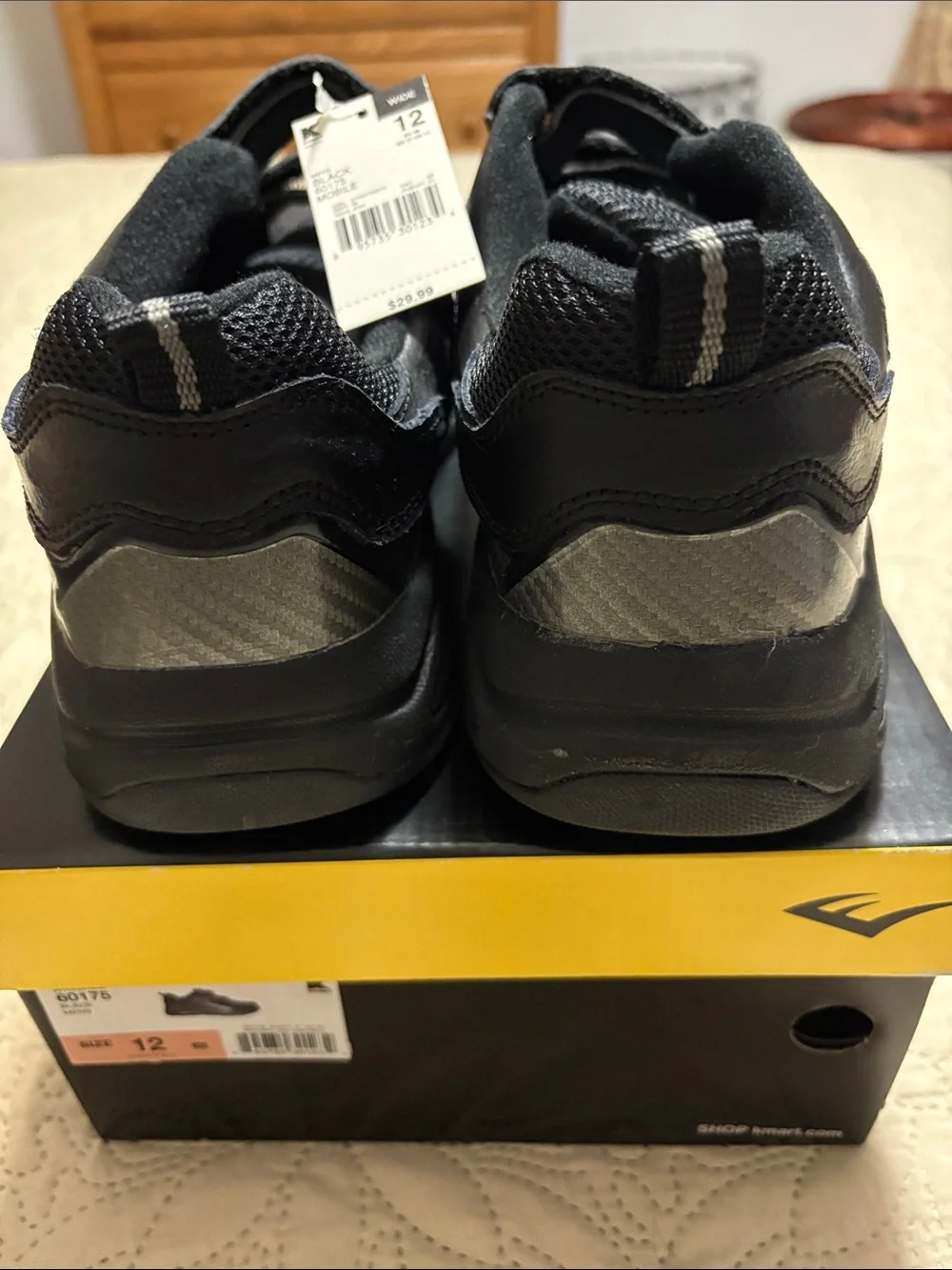 NWT leather wide Sz 12EEEE Everlast men’s black velcro-closure sport shoes. Box.